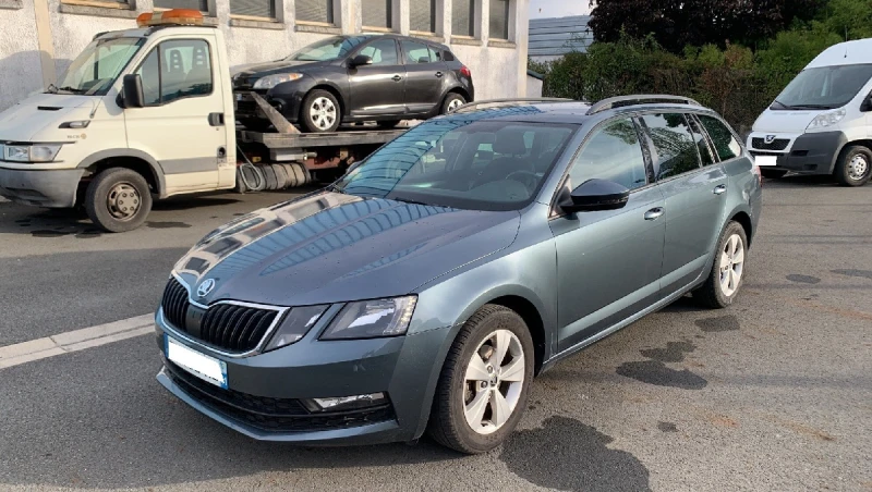 Skoda Octavia 1.6, обслужена/история, снимка 2 - Автомобили и джипове - 47597680