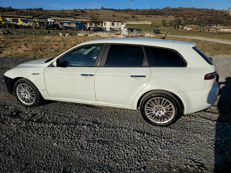 Alfa Romeo 159 sportwagon 2.0M JET Euro 5A, снимка 8 - Автомобили и джипове - 49399874