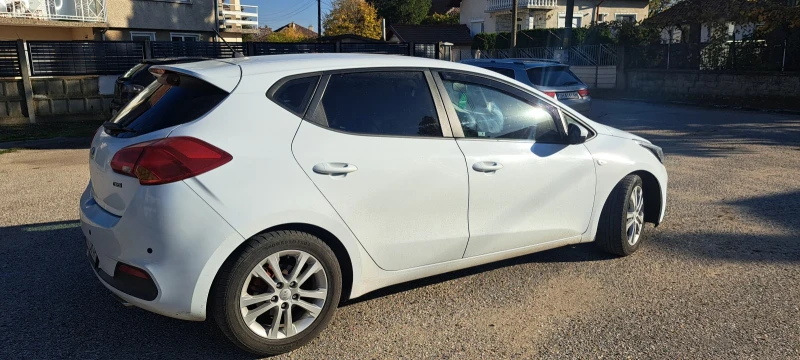 Kia Ceed, снимка 2 - Автомобили и джипове - 52278896