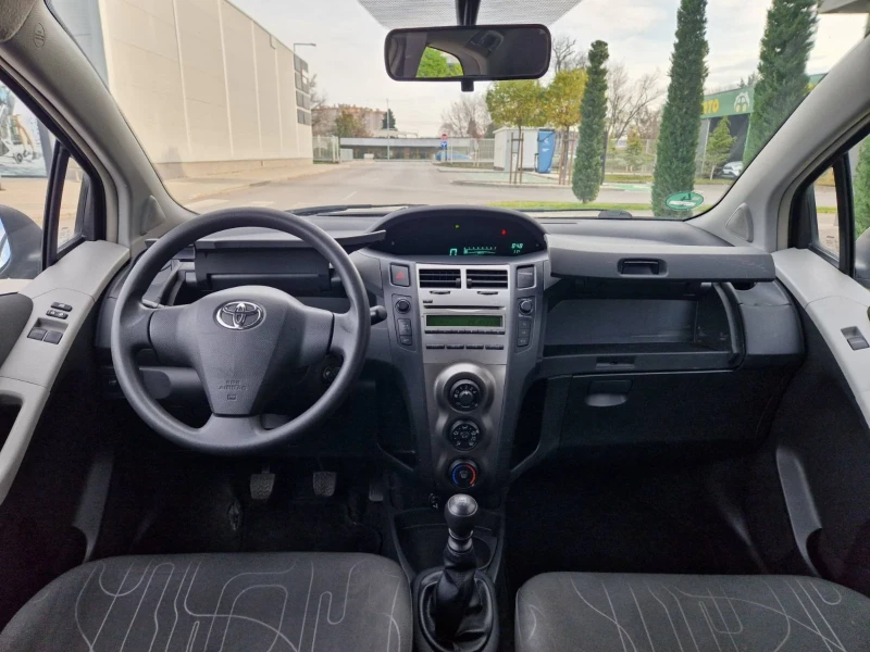 Toyota Yaris 1.33V-VT, ФЕЙСЛИФТ , снимка 11 - Автомобили и джипове - 52484870