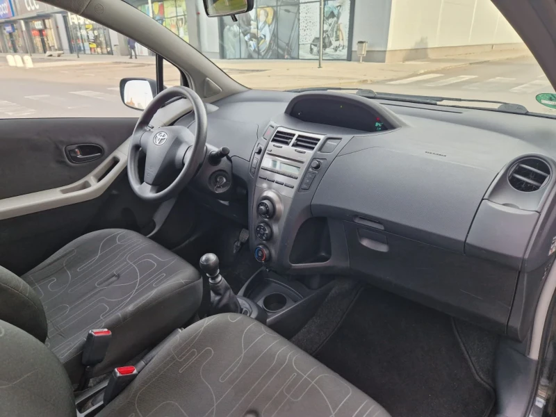 Toyota Yaris 1.33V-VT, ФЕЙСЛИФТ , снимка 8 - Автомобили и джипове - 52484870