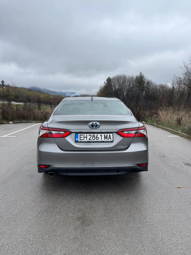 Toyota Camry Executive 2.5 HYBRID, снимка 4 - Автомобили и джипове - 52691276