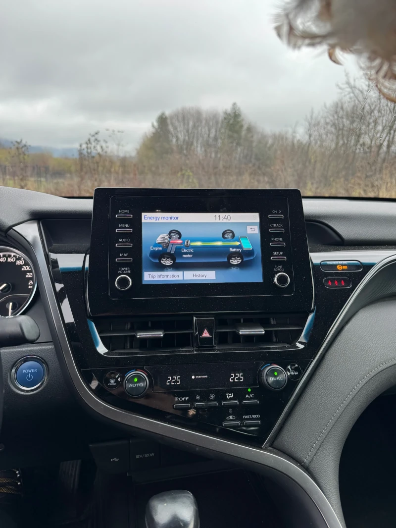 Toyota Camry Executive 2.5 HYBRID, снимка 10 - Автомобили и джипове - 52691276