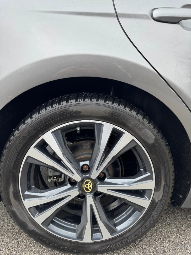 Toyota Camry Executive 2.5 HYBRID, снимка 17 - Автомобили и джипове - 52691276