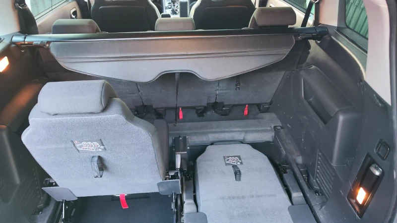 Peugeot 5008 1.6 hdi, снимка 16 - Автомобили и джипове - 53509535