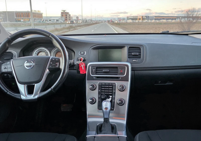Volvo S60 2.0d 136ks, снимка 9 - Автомобили и джипове - 53528262