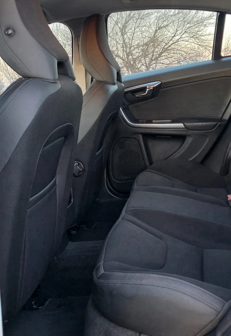 Volvo S60 2.0d 136ks, снимка 10 - Автомобили и джипове - 53528262