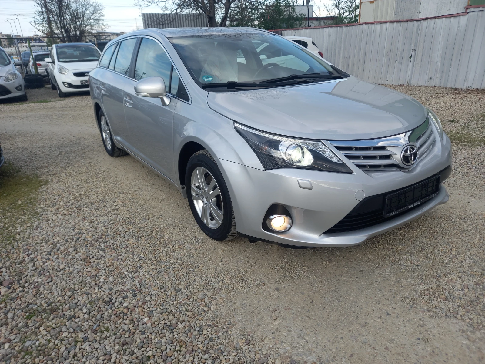 Toyota Avensis 2.0D4Dнавигация.Би Ксенон.камера. - изображение 2