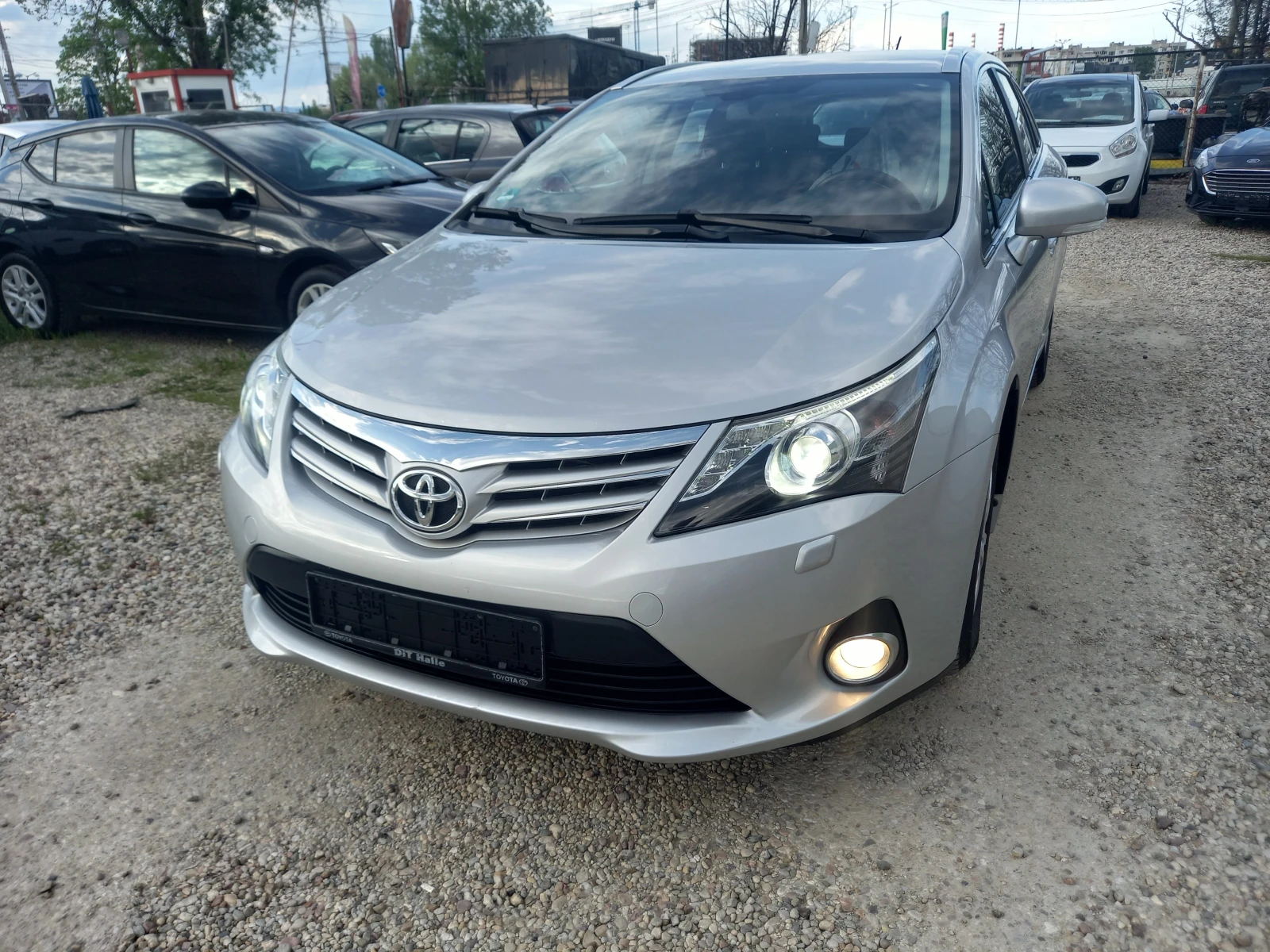 Toyota Avensis 2.0D4Dнавигация.Би Ксенон.камера. | Mobile.bg — изображение 1