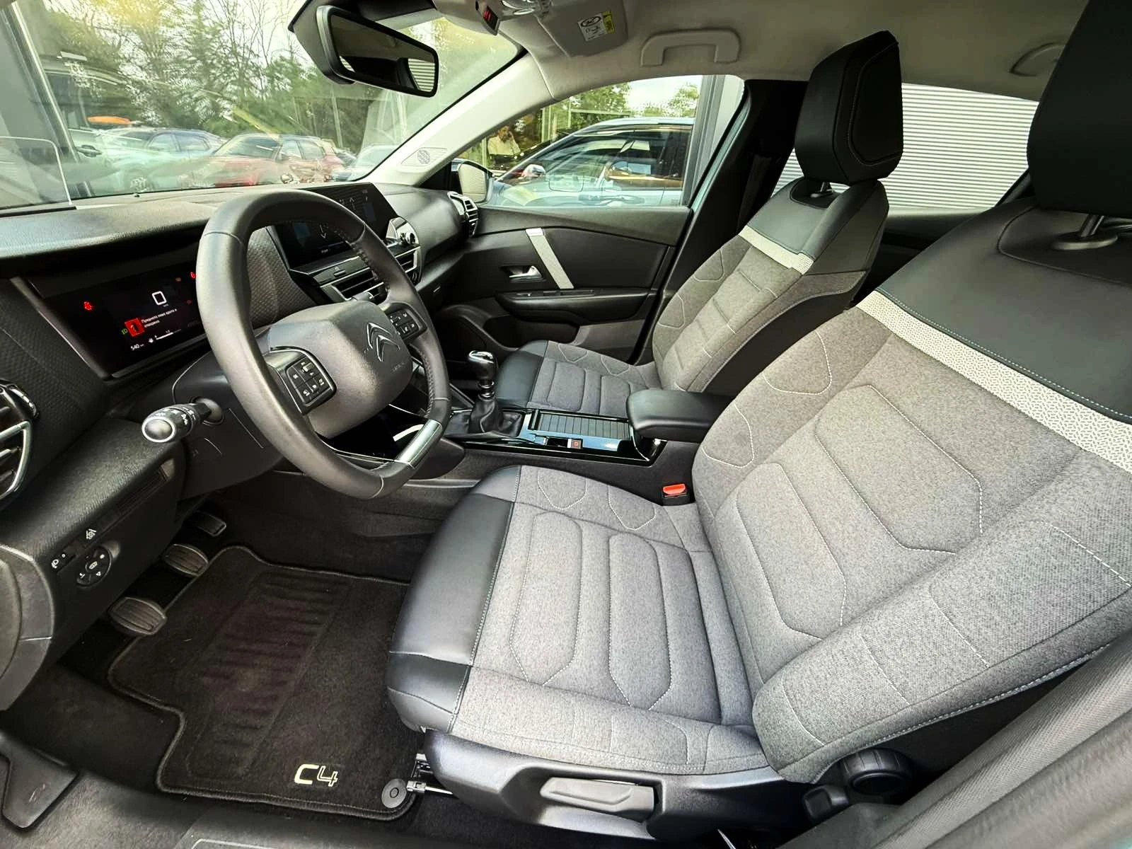 Citroen C4 FEEL PACK BlueHDi 110 S&S BVM6 E6 - изображение 9