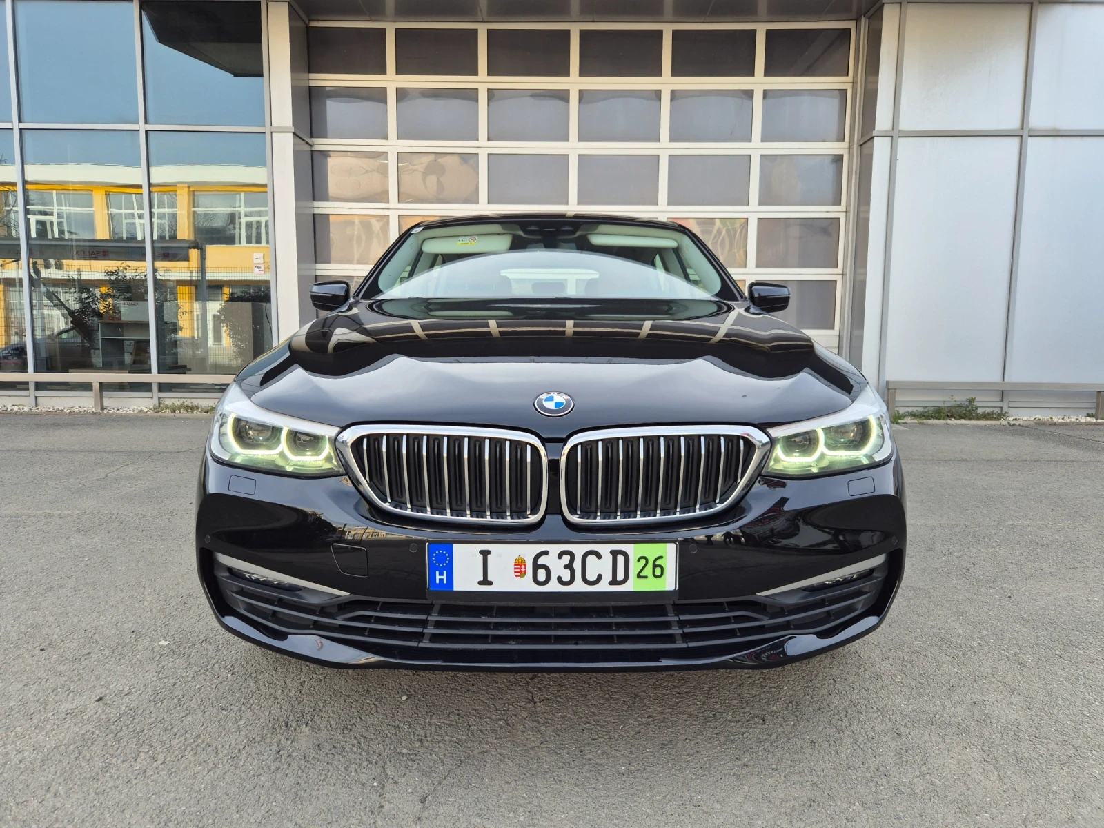 BMW 6 GT 3.0D* XDRIVE* КАМЕРА* КОЖА* НАВИ* ДИГИТАЛНО-ТАБЛО*, снимка 2 - Автомобили и джипове - 51667324