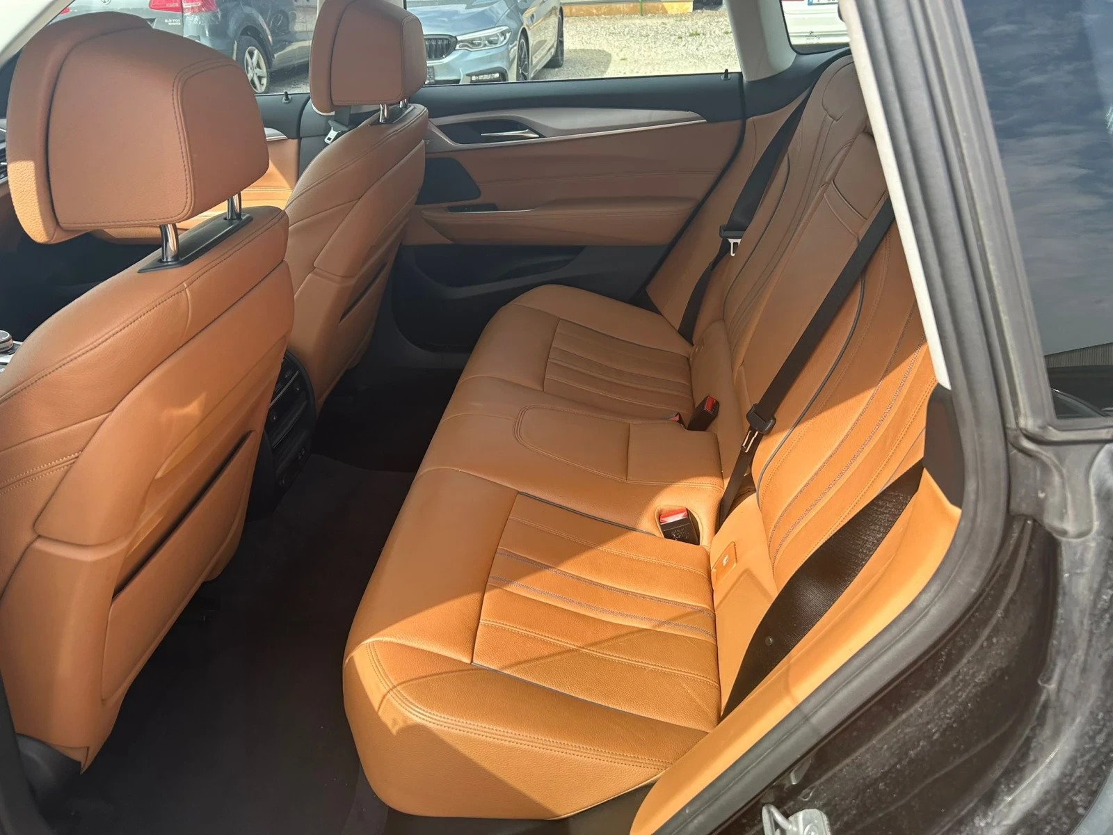 BMW 6 GT 3.0D* XDRIVE* КАМЕРА* КОЖА* НАВИ* ДИГИТАЛНО-ТАБЛО - изображение 7