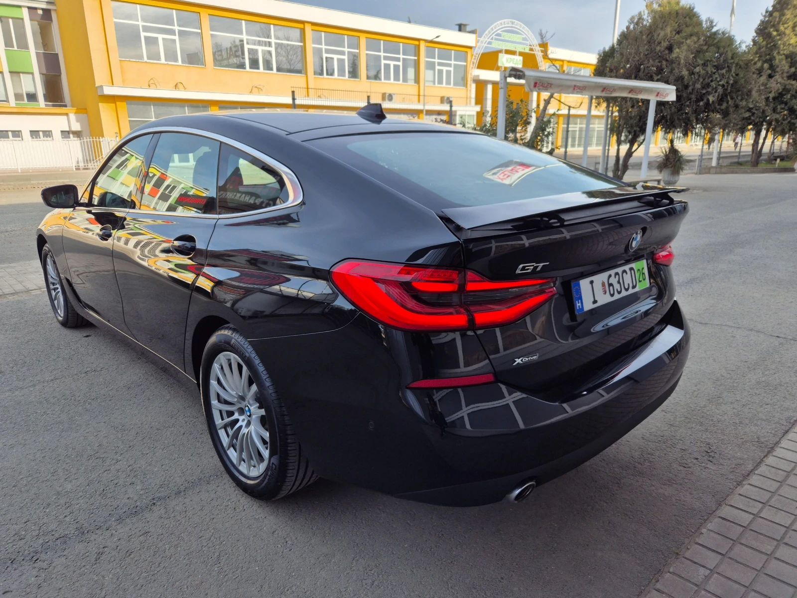 BMW 6 GT 3.0D* XDRIVE* КАМЕРА* КОЖА* НАВИ* ДИГИТАЛНО-ТАБЛО*, снимка 7 - Автомобили и джипове - 51667324