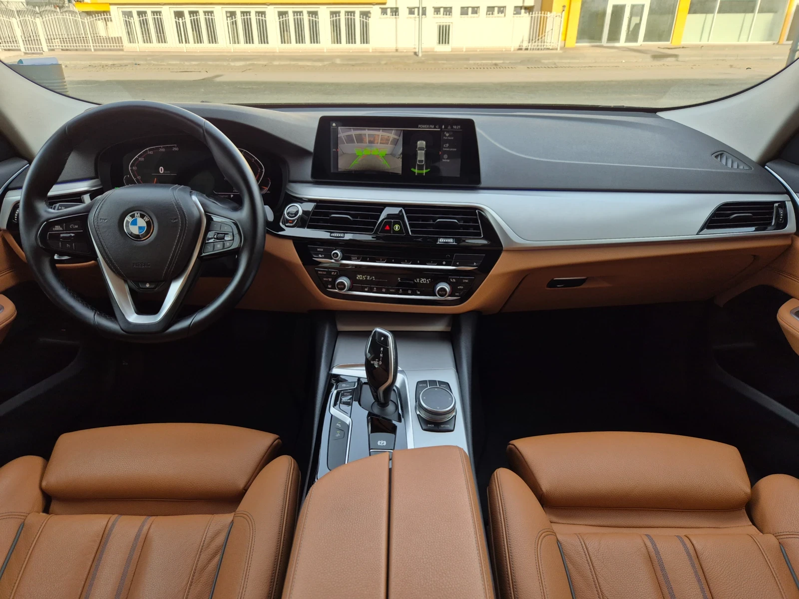 BMW 6 GT 3.0D* XDRIVE* КАМЕРА* КОЖА* НАВИ* ДИГИТАЛНО-ТАБЛО*, снимка 12 - Автомобили и джипове - 51667324