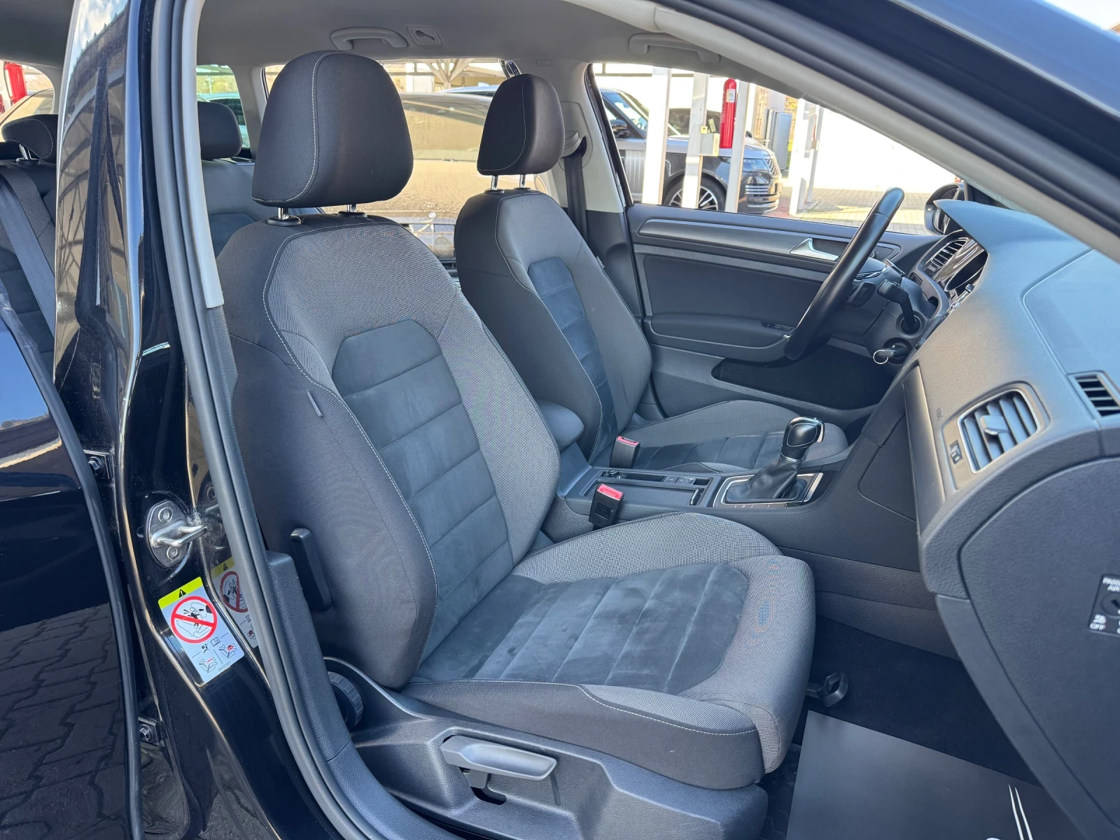 VW Golf 1.6TDI#FULLED#NAVI#DISTR#FULLASIST##88000M | Mobile.bg   13