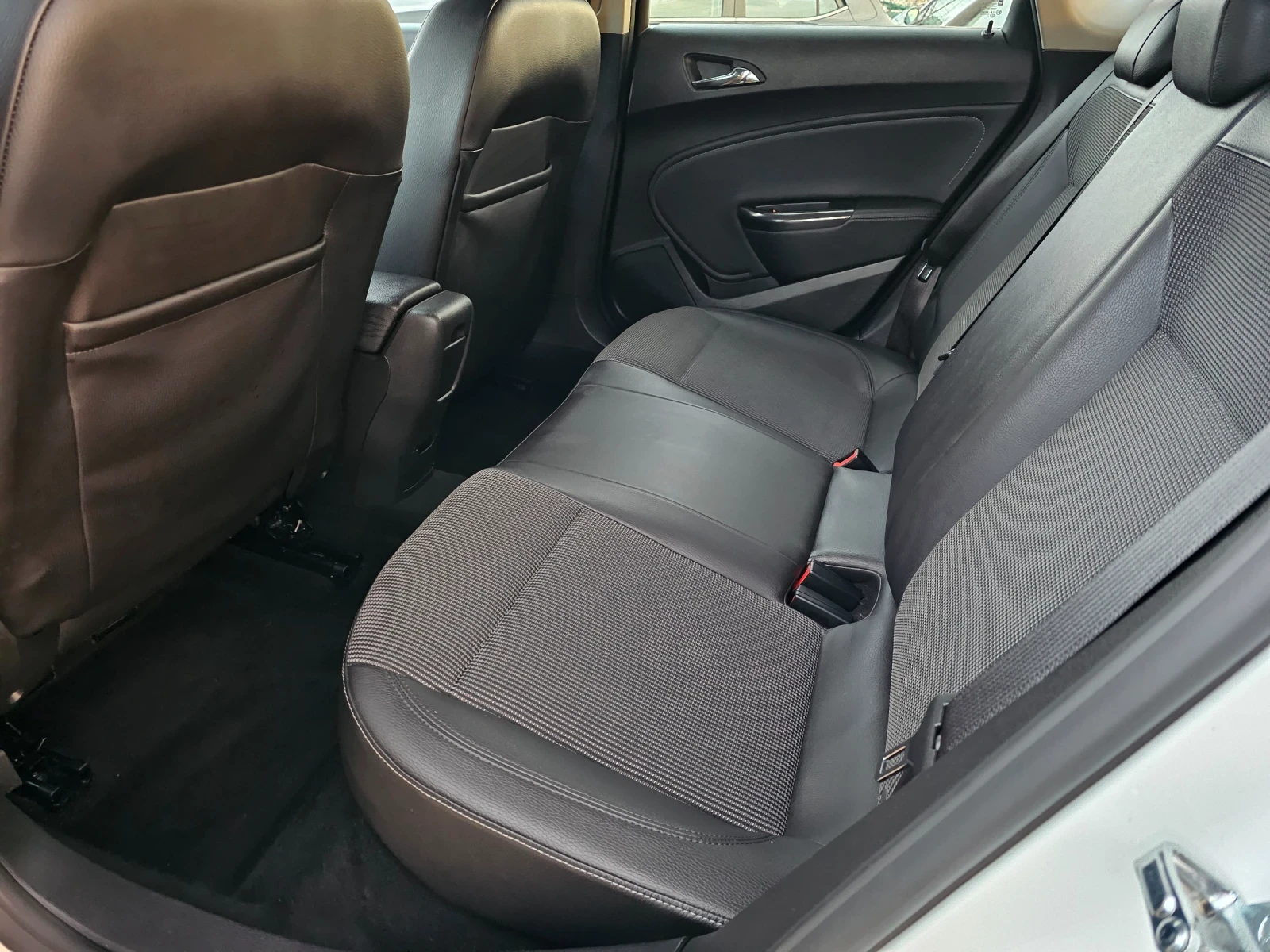 Opel Astra 1.7CDTi, 110к.с., Cosmo  - изображение 10