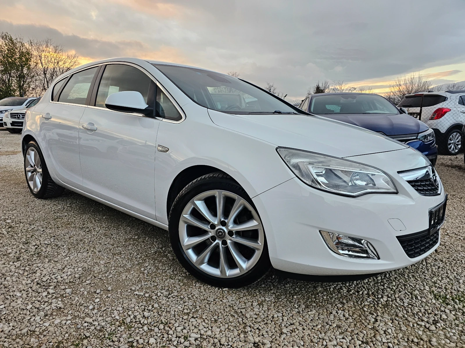 Opel Astra 1.7CDTi, 110к.с., Cosmo  - изображение 3