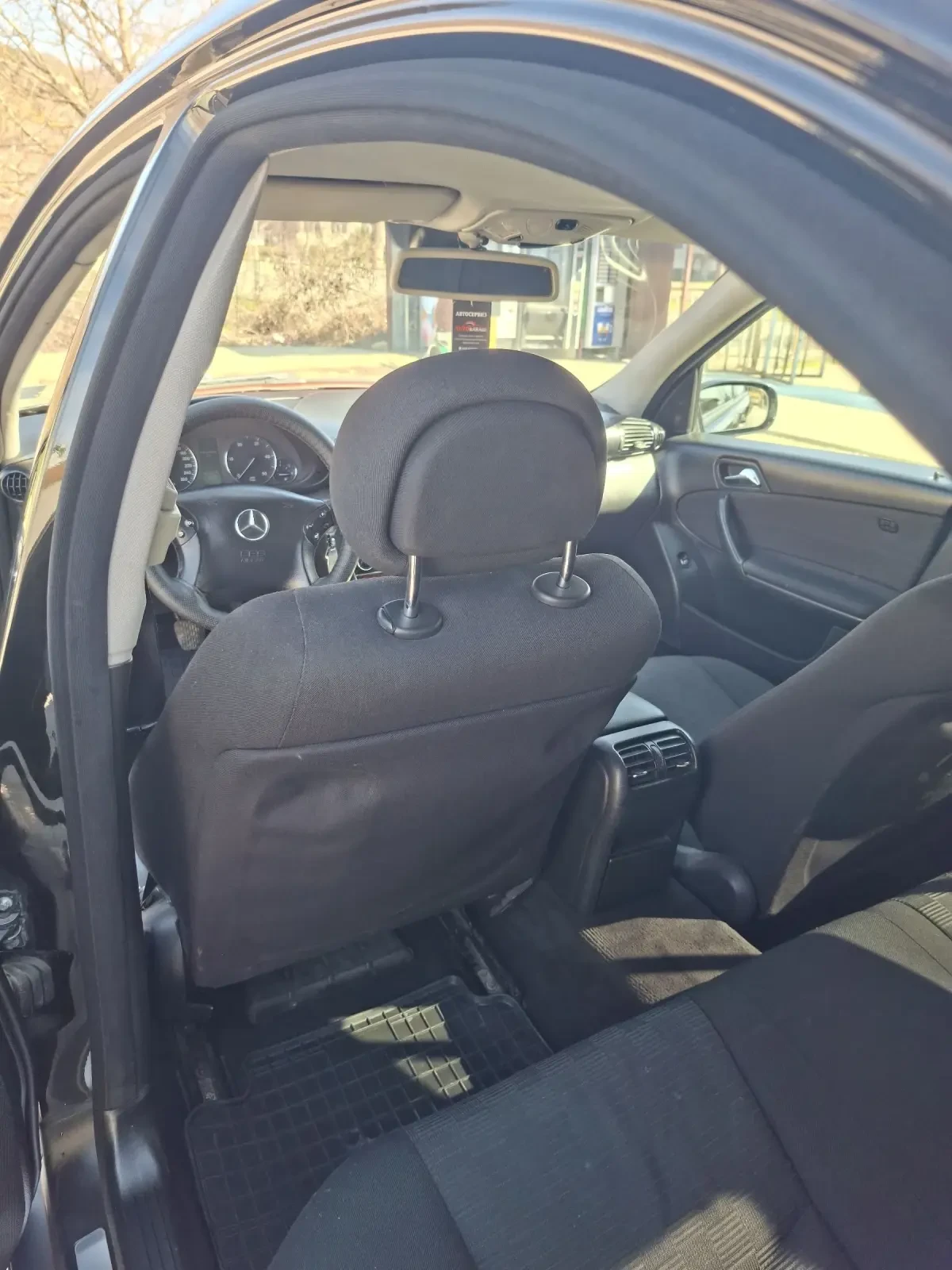 Mercedes-Benz C 220, снимка 6 - Автомобили и джипове - 53756730