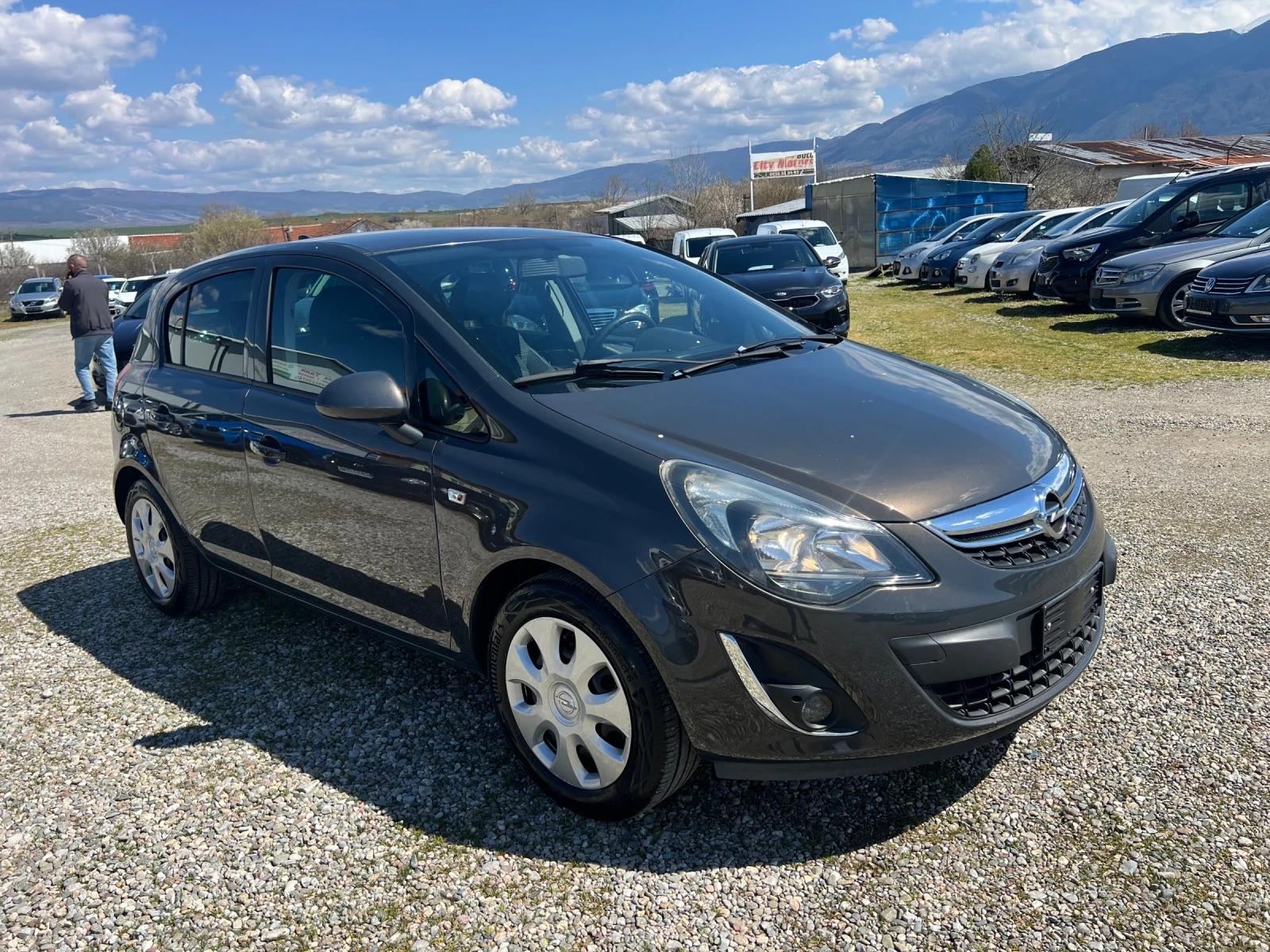 Opel Corsa 1.4 бензин-Газ, снимка 5 - Автомобили и джипове - 54102560
