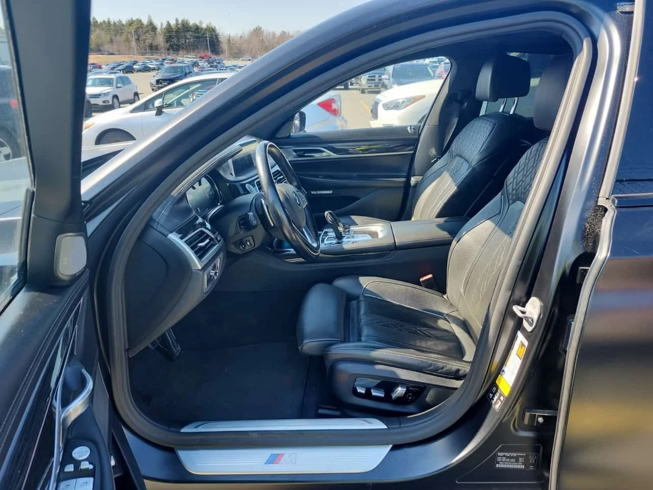 BMW 750 * АВТОКРЕДИТ БЕЗ ПЪРВОНАЧАЛНА ВНОСКА * , снимка 9 - Автомобили и джипове - 54560955
