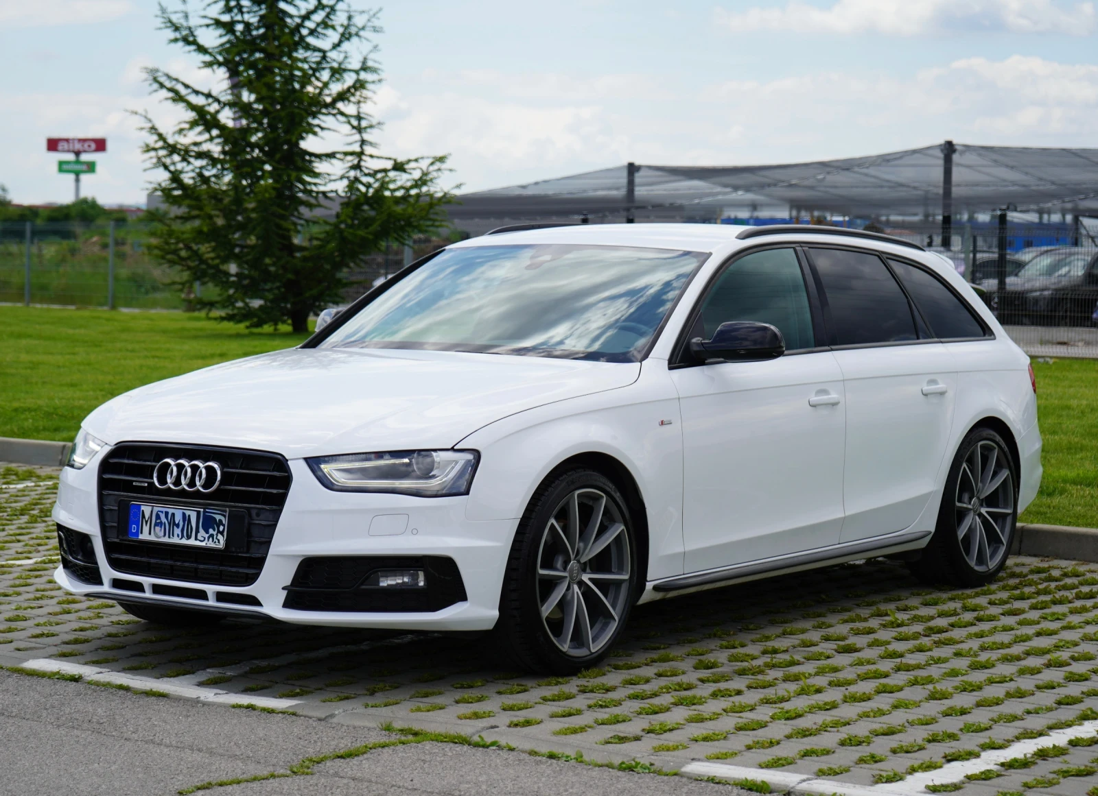 Audi A4 3.0TDI* QUATTRO* S-LINE* DISTR* CAM* COMPETITION* 