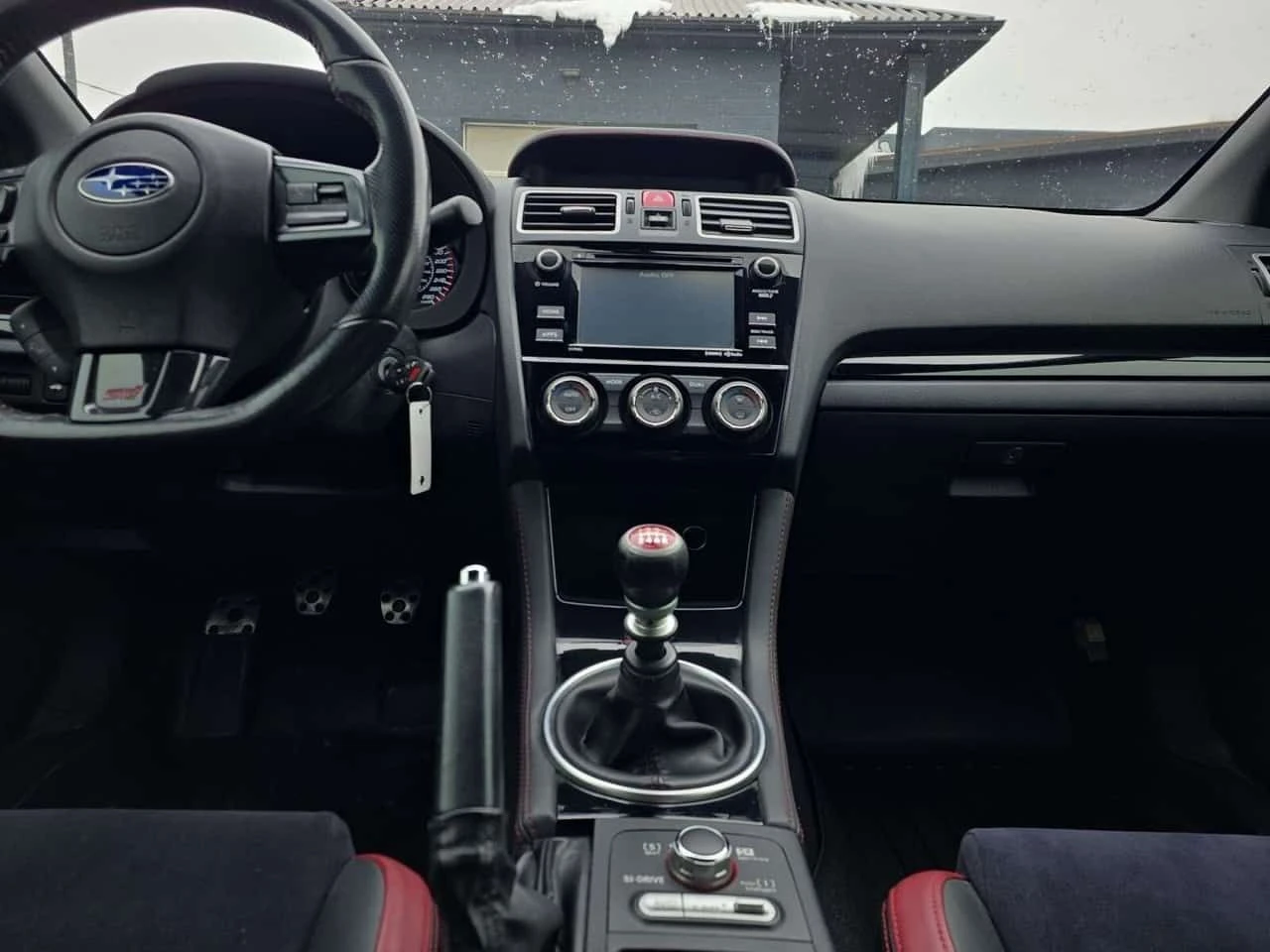 Subaru WRX * STI Manual * VERY LOW KM / CAMERA / HEATED SEATS | Mobile.bg � ����������� 7