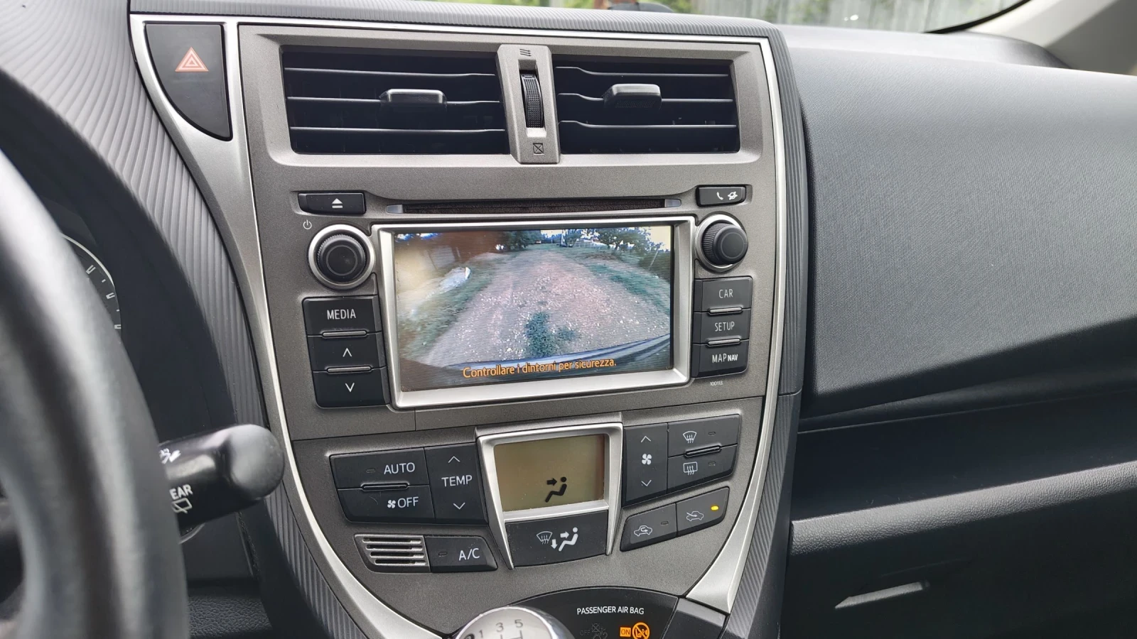 Toyota Verso S 1.33cc 99ks 2012g Klima Kamera Navi , снимка 11 - Автомобили и джипове - 55342441