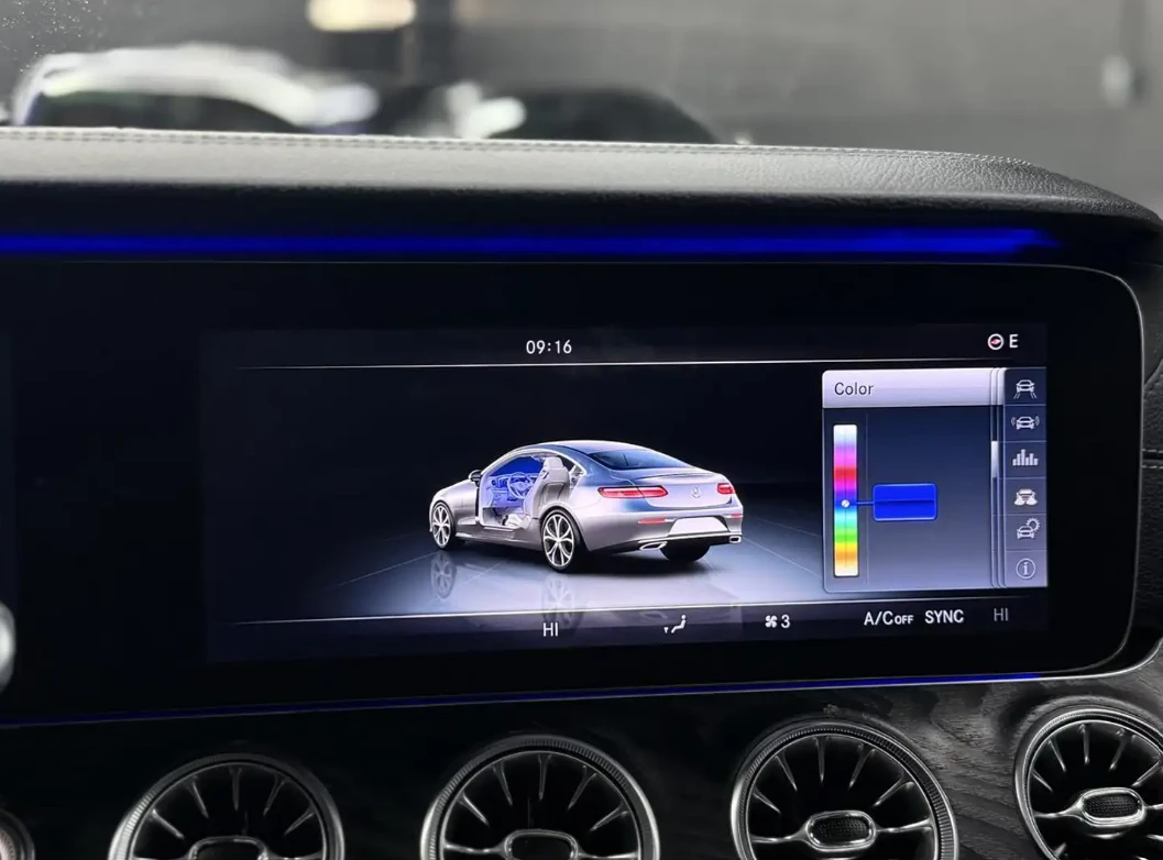 Mercedes-Benz E 400 4Matic Ambient, снимка 8 - Автомобили и джипове - 55346410
