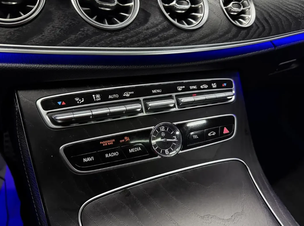 Mercedes-Benz E 400 4Matic Ambient, снимка 11 - Автомобили и джипове - 55346410