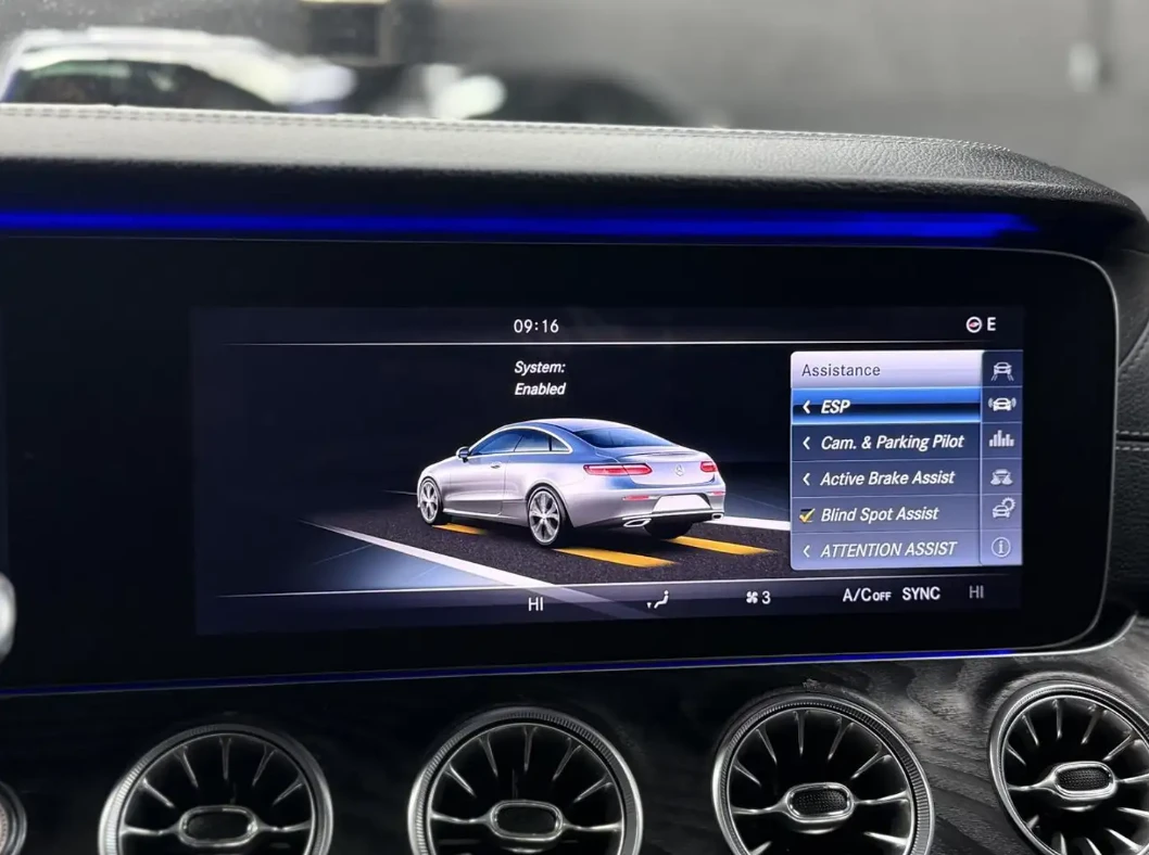 Mercedes-Benz E 400 4Matic Ambient, снимка 7 - Автомобили и джипове - 55346410