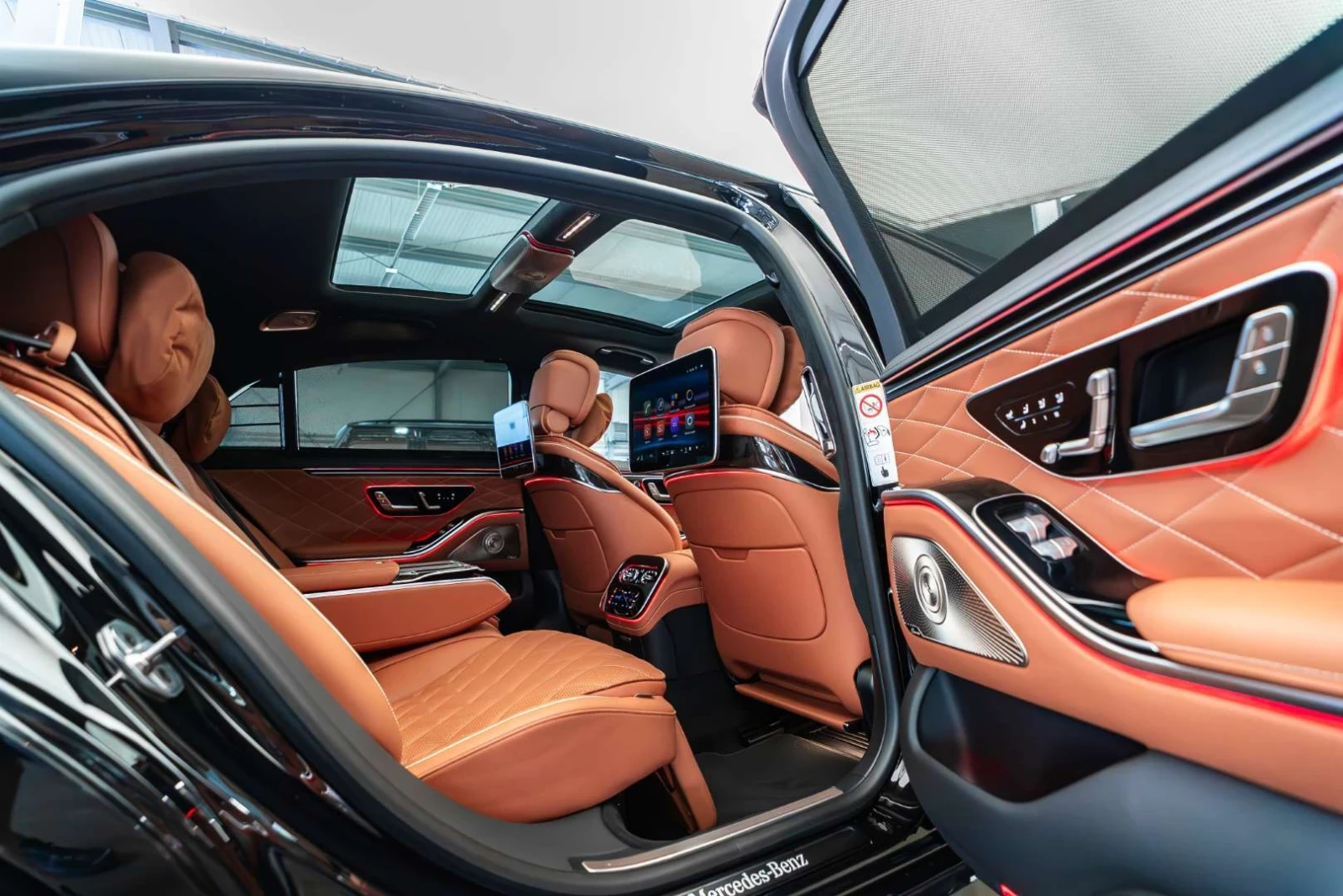 Mercedes-Benz S 580 NEW MODEL* AMG LINE* 3 TV* EXCLUSIVE* LONG* , снимка 17 - Автомобили и джипове - 55389808