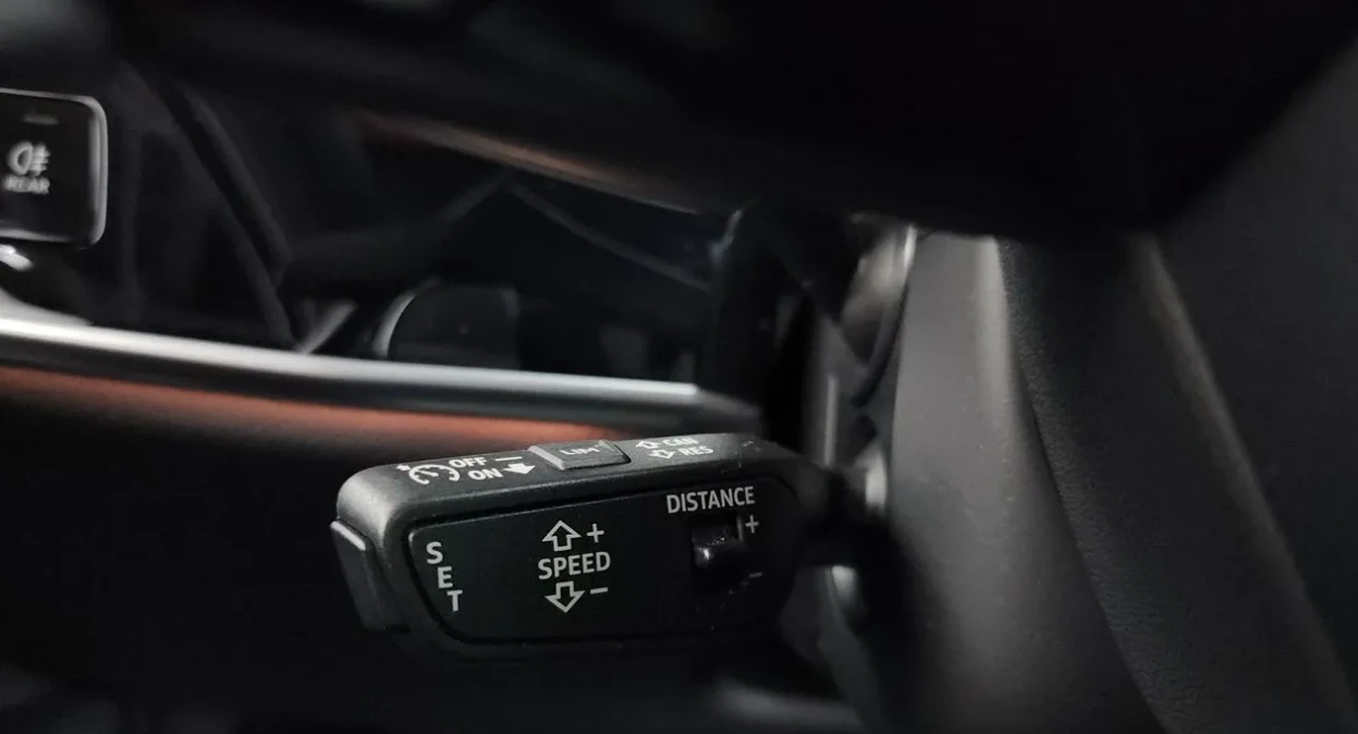 Audi A8 50TDI * ДИСТРОНИК * ВСИЧКИ ЕКСТРИ * , снимка 16 - Автомобили и джипове - 55407477