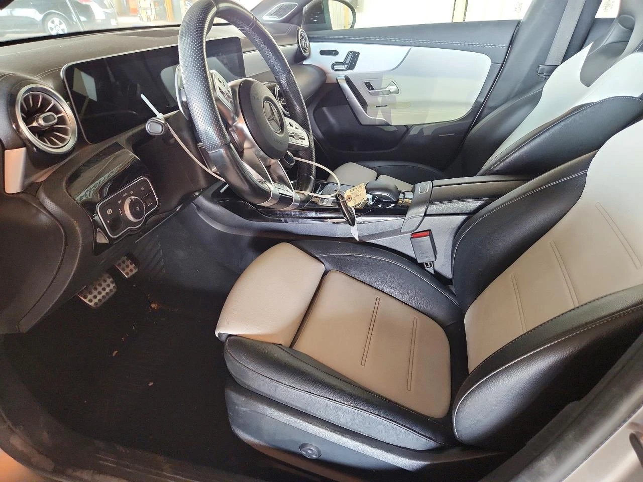 Mercedes-Benz CLA 2.0l Amg 35 4Matic, снимка 7 - Автомобили и джипове - 55465271