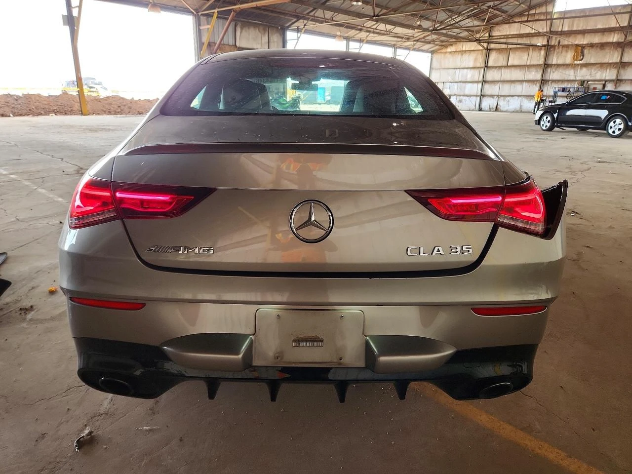 Mercedes-Benz CLA 2.0l Amg 35 4Matic, снимка 6 - Автомобили и джипове - 55465271