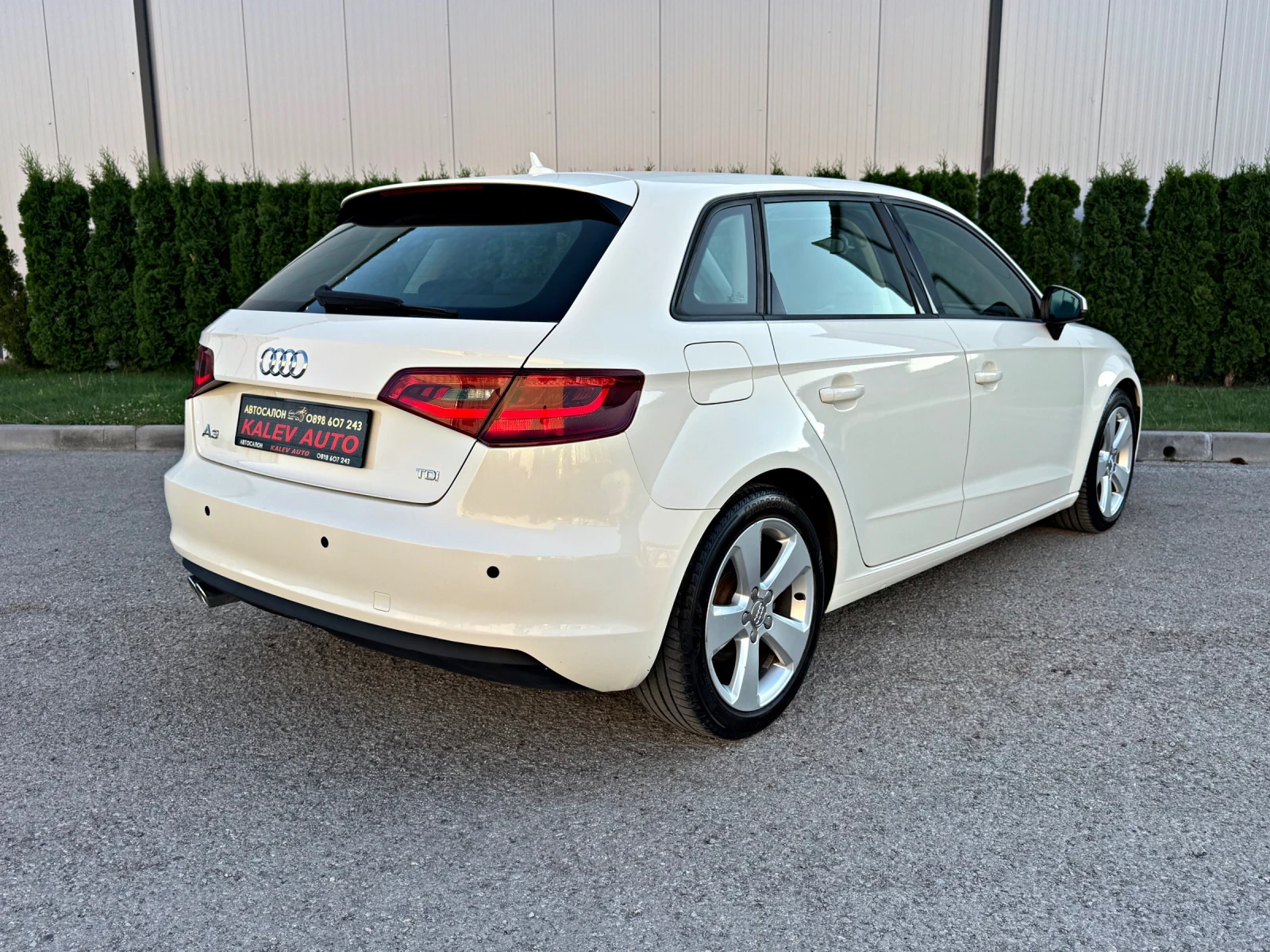 Audi A3 2.0TDI Нави* LED* ШВЕЙЦАРИЯ!!!, снимка 6 - Автомобили и джипове - 55619218