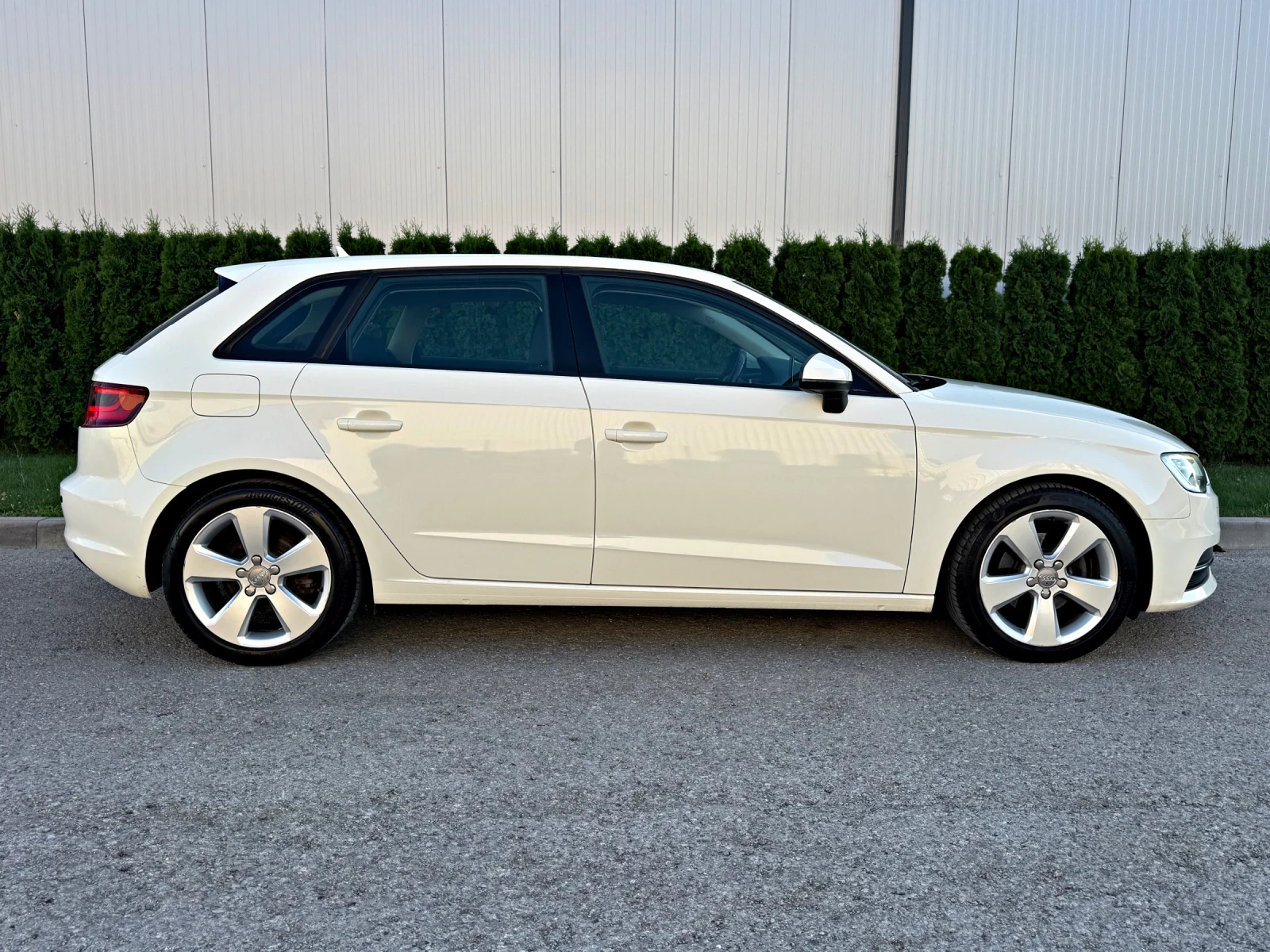 Audi A3 2.0TDI Нави* LED* ШВЕЙЦАРИЯ!!!, снимка 7 - Автомобили и джипове - 55619218