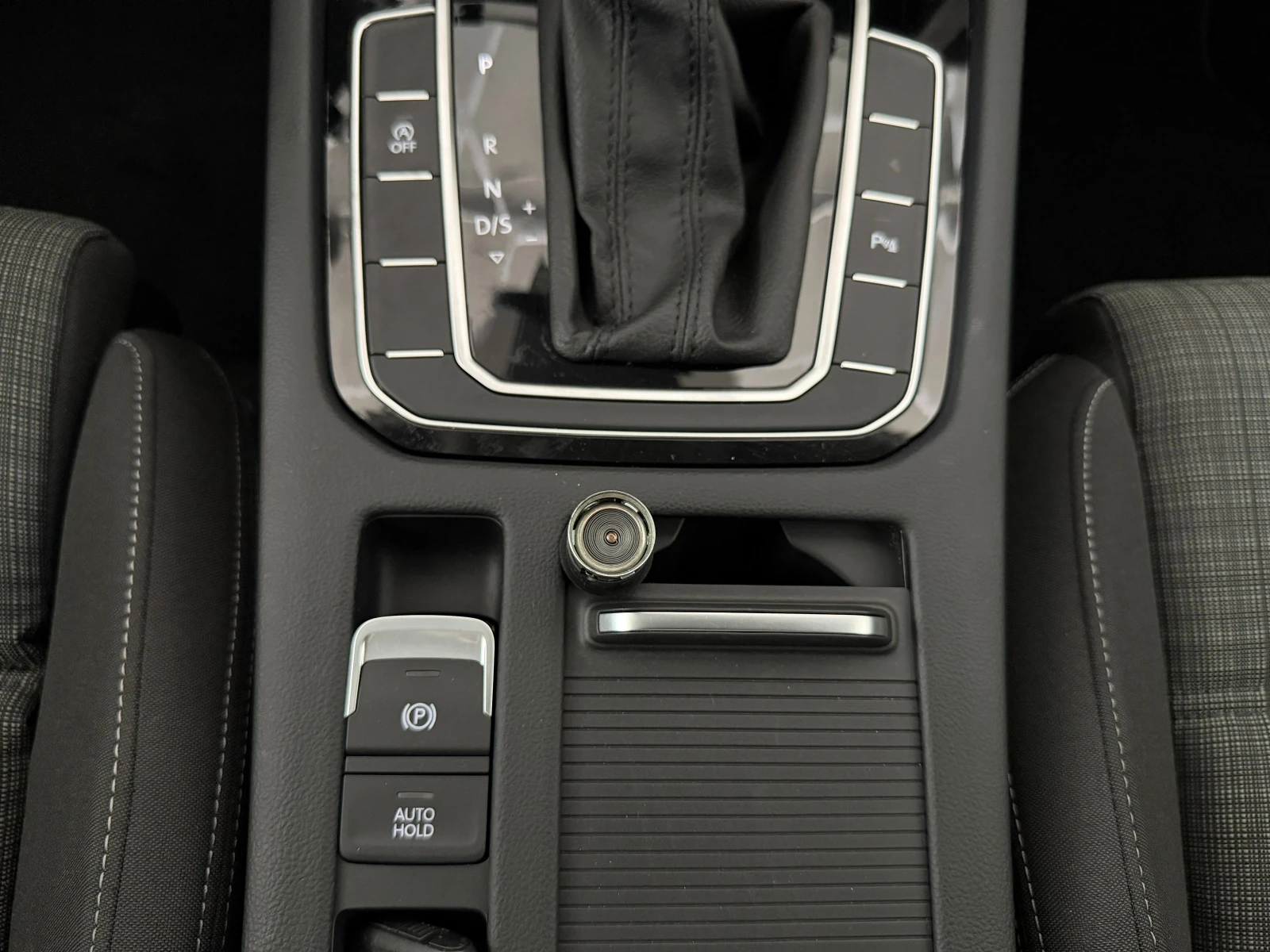 VW Passat 2.0TDI* 150к.с* СЕРВИЗНА КНИЖКА С ПЪЛНА ИСТОРИЯ В , снимка 13 - Автомобили и джипове - 55735105