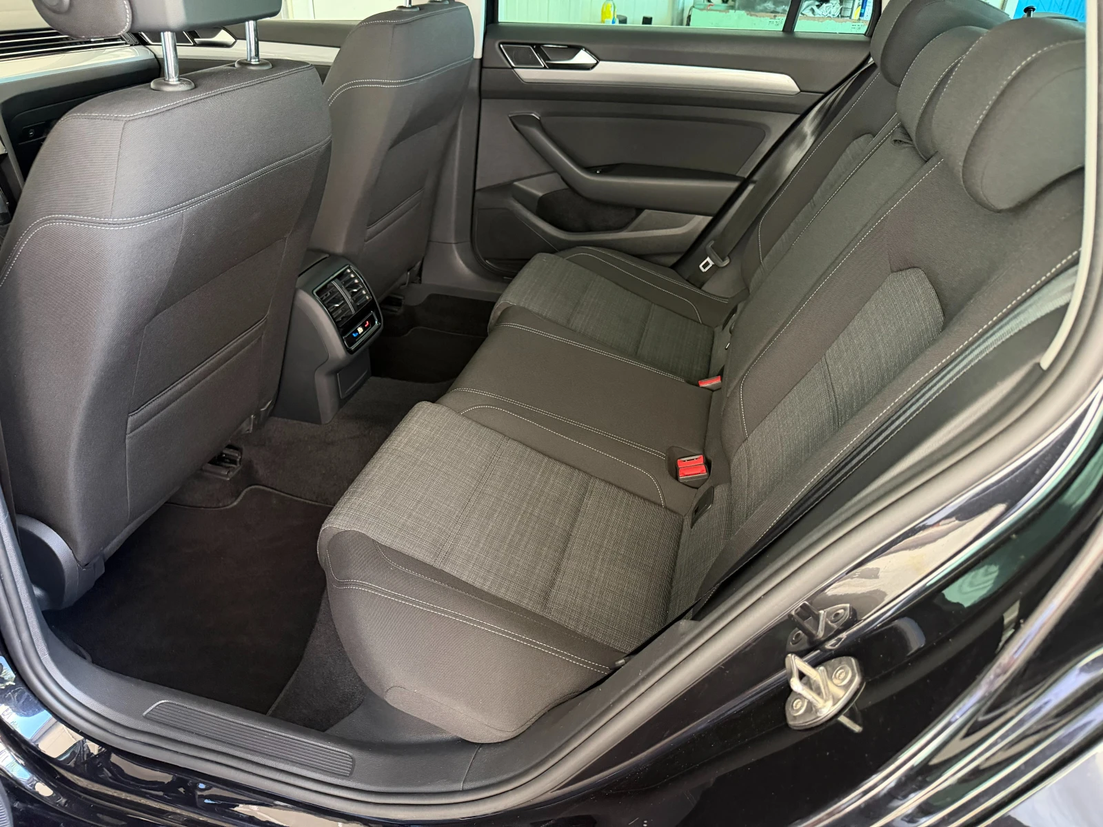 VW Passat 2.0TDI* 150к.с* СЕРВИЗНА КНИЖКА С ПЪЛНА ИСТОРИЯ В , снимка 9 - Автомобили и джипове - 55735105