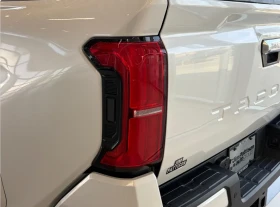 Toyota Tacoma LIMITED i-FORCE MAX HYBRID-LUXURY, снимка 7