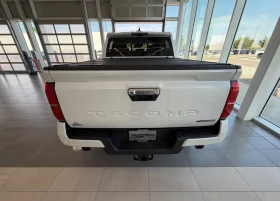 Toyota Tacoma LIMITED i-FORCE MAX HYBRID-LUXURY, снимка 3