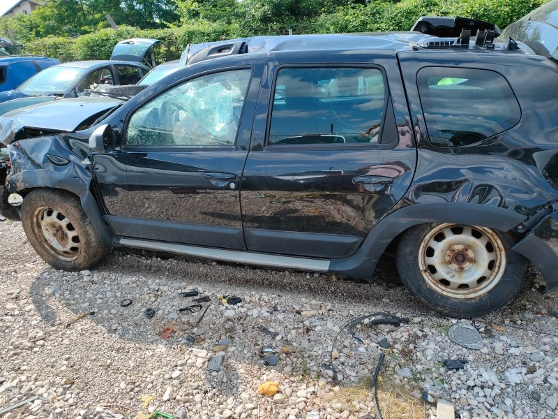 Dacia Duster 1.5dci 4x4, снимка 3 - Автомобили и джипове - 41267204