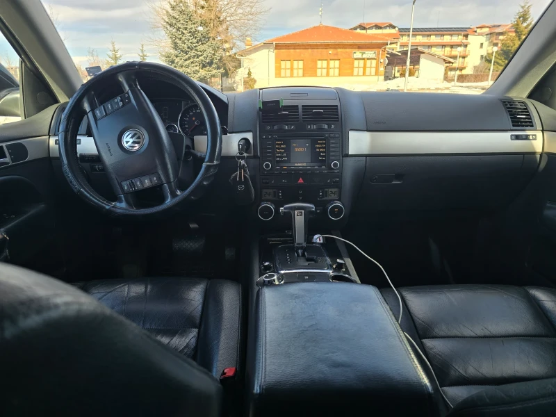 VW Touareg, снимка 8 - Автомобили и джипове - 48864012