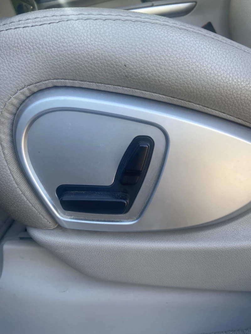 Mercedes-Benz ML 320 3.2 CDI/// 4 Matic///Off road пакет ///224 к.с.///, снимка 10 - Автомобили и джипове - 52622115