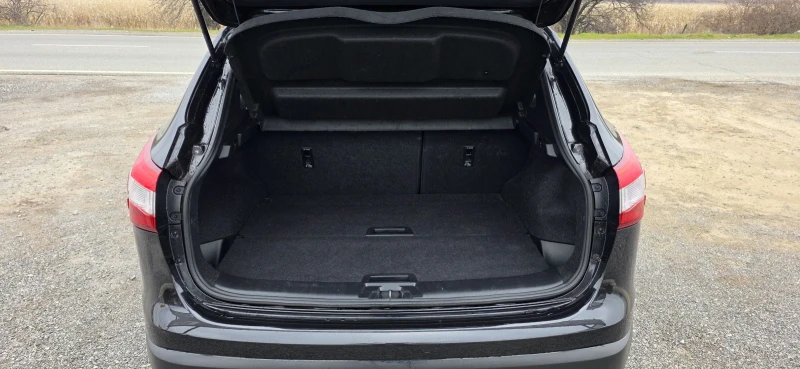 Nissan Qashqai 1.6 Dci/Tekna/4?4/Panorama/360 Camera, снимка 5 - Автомобили и джипове - 52864598