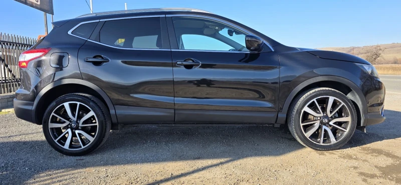Nissan Qashqai 1.6 Dci/Tekna/4x4/Panorama/360 Camera, снимка 3 - Автомобили и джипове - 52864598