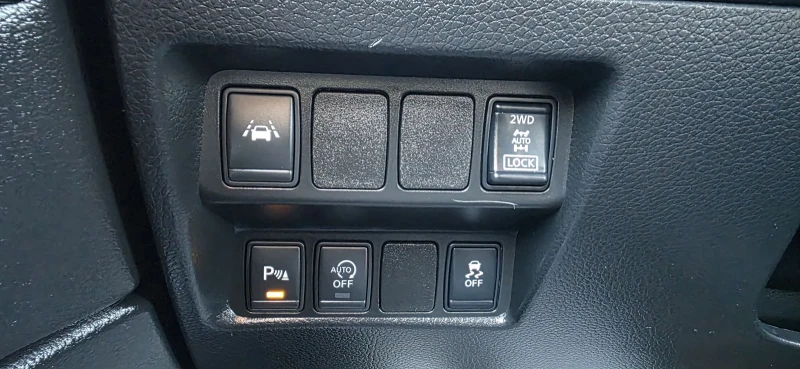 Nissan Qashqai 1.6 Dci/Tekna/4x4/Panorama/360 Camera, снимка 16 - Автомобили и джипове - 52864598