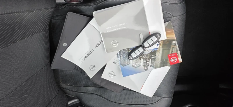 Nissan Qashqai 1.6 Dci/Tekna/4?4/Panorama/360 Camera, снимка 16 - Автомобили и джипове - 52864598