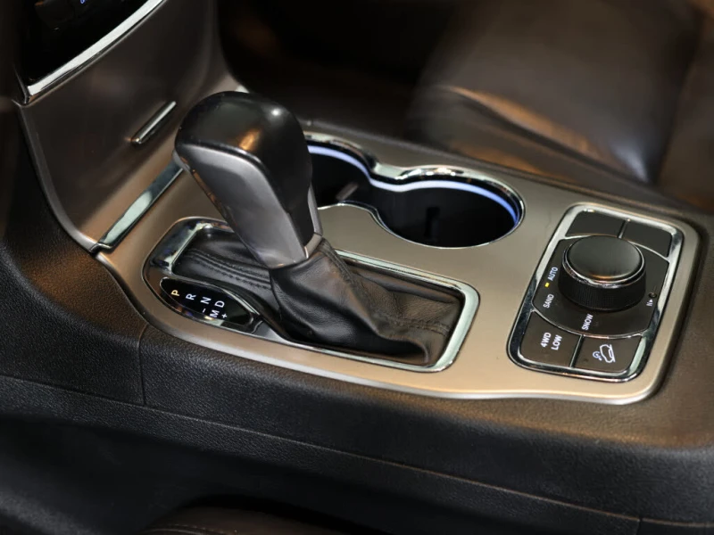 Jeep Grand cherokee Limited* 4WD* АвтоКредит* (ЦЕНА ДО БГ), снимка 12 - Автомобили и джипове - 53090340