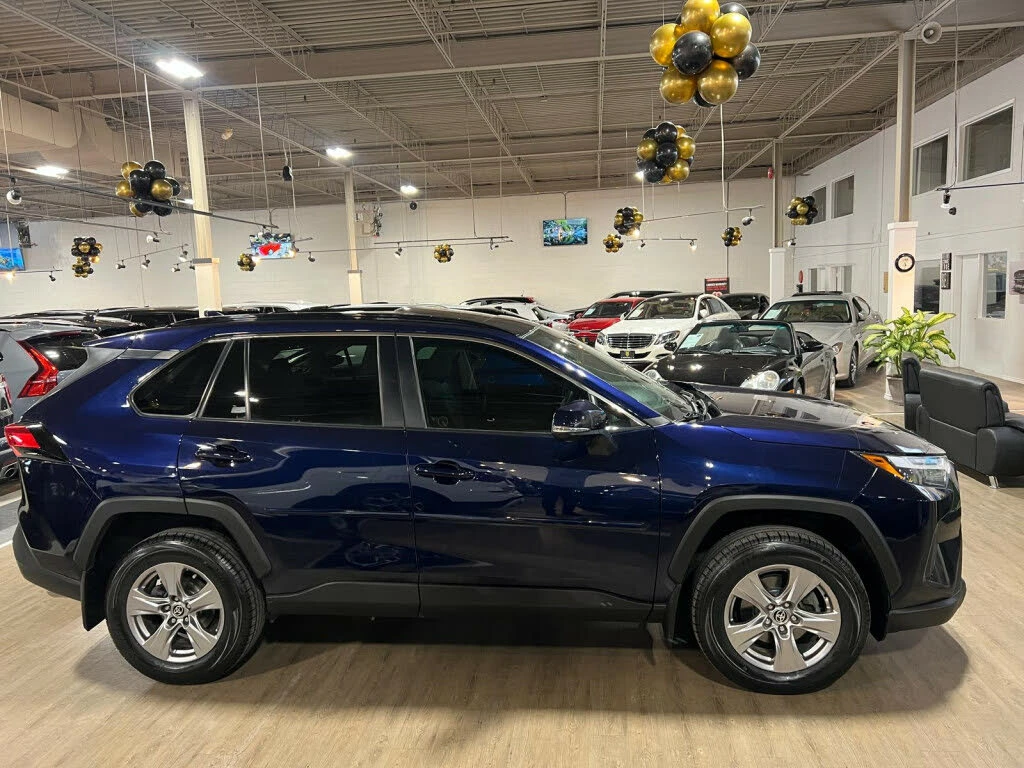 Toyota Rav4 XLE Подгрев* CarPlay*  - изображение 4