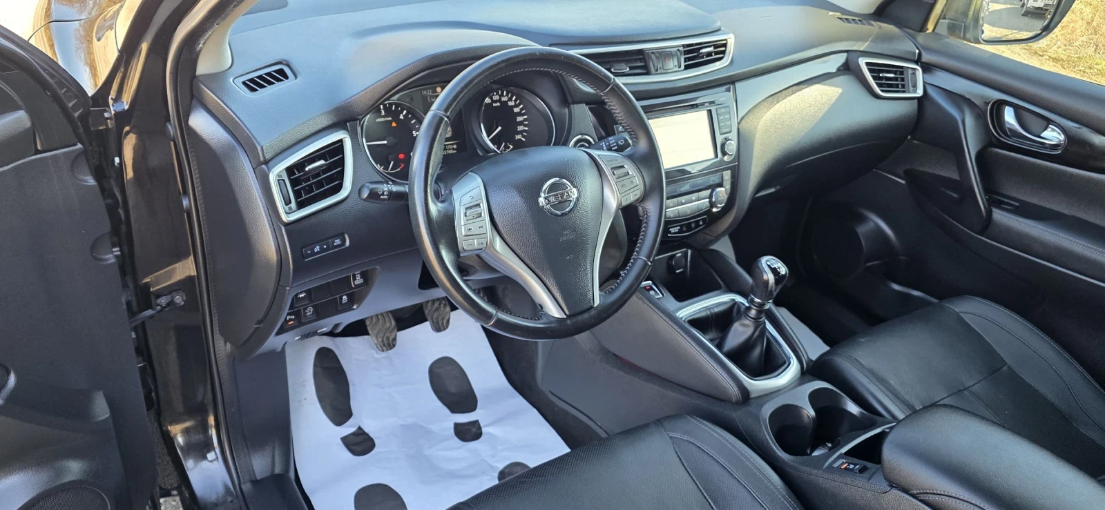 Nissan Qashqai 1.6 Dci/Tekna/4x4/Panorama/360 Camera - изображение 9